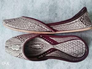 Women's Gray-and-maroon Flats