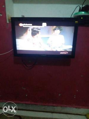 22inch lcd tv Hyundai with remote superb working