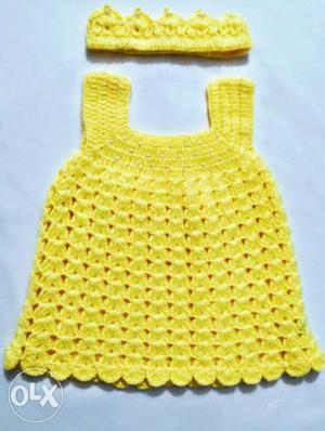 Baby woolen dress with crown