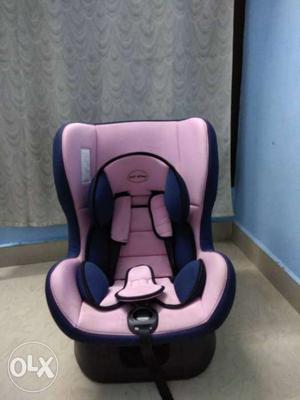 Car Baby seat in good condition. Less used item.