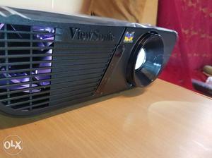 DLP Projectors Available at low costs Second hand