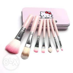 Hello Kitty Makeup Brush Set is a set of high