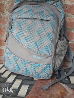 Hlo I want to sell my blue hi-speed laptop bag.