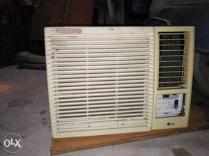 Lg 1ton Air Conditioner In Good Running Condition.