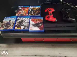 Play station 4 gud condition 6 months old & one