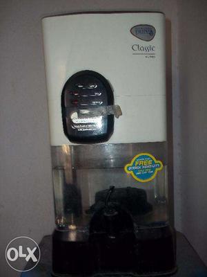 Selling my 1yr old non-electric 14 litre water purifier