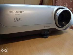 Sharp DLP projector XR10S