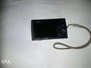Sony cybershot camera in mint condition. 12.1 mp 4x zoom. 2