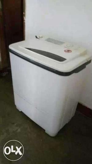Videocon semi automatic washing machine in