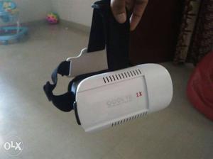 White Virtual Reality Goggles