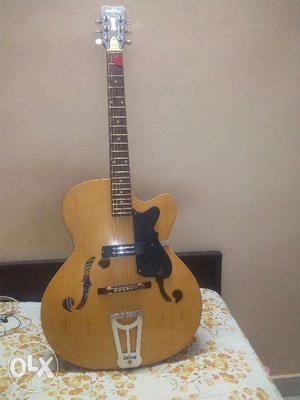 Acoustic guitar with output jack of givson for sale at 