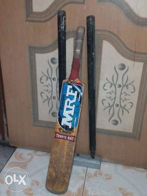 Brown And Gray Wooden Cricket Paddle