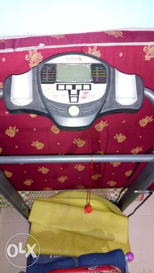 Electronic tread mill rearly used and its in good
