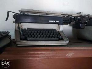 English Typewriting machine