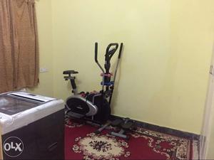 Good condition elliptical cycle, with 4 dumbells
