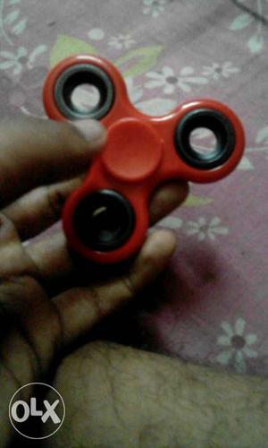 Hand spinner red color very good condition