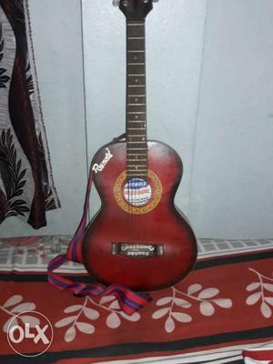 Reynold guiter and in good condition for sell