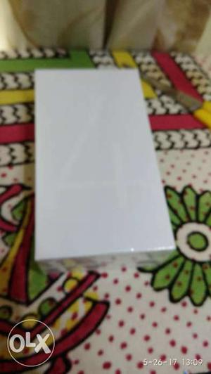 Boxed piece Xiaomi Redmi 4 64gb and 32gb black color(NO
