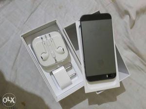 I phone 5 s new phone 02 month old with box and