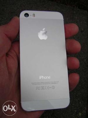Iphone 5s in brand new condition with bill box