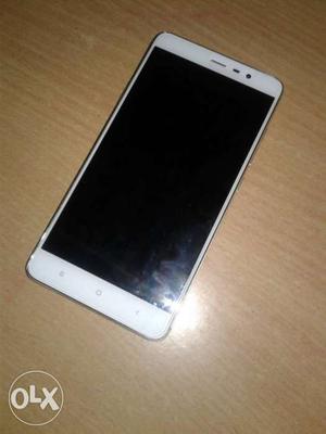 Redmi Note 3. It has 16 mp back & 5 mp front