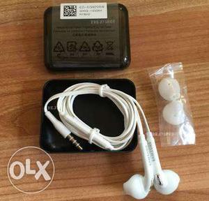 S7 edge earphone Brand new Limited in stock