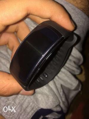 Samsung gear fit 2 in good condition only serious