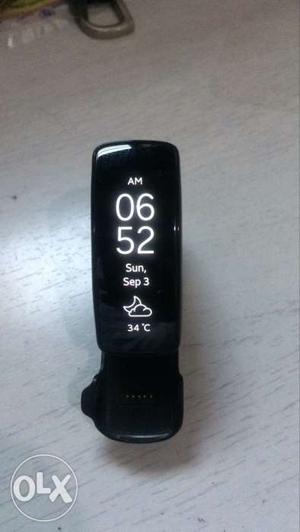 Samsung gear fit with box and full kit powerful
