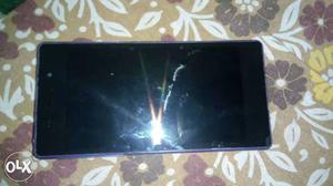 Sony xperia z2 in good condition.cantains 3gb