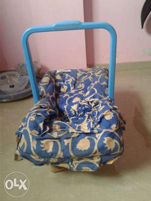 6 in 1 baby carry cot in very good condition