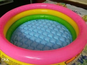 Baby and toddler bath tub. can be used upto 5