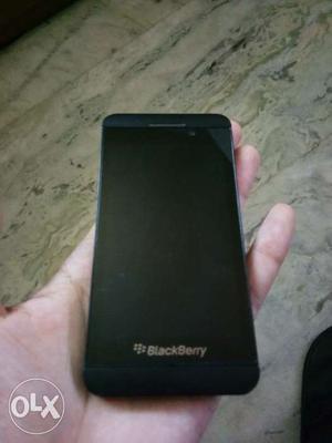 Blackberry z10 almost new.only the sim has a