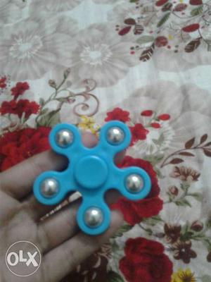 Fidget spinner with good speed and blue colour
