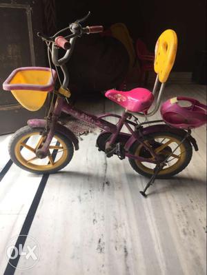 Kids two wheels cycle in good condition