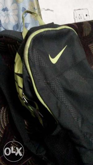 New Nike bag. everything is der. Bill etc