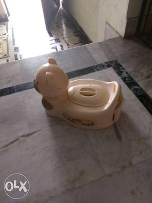 Potty pot for baby above 6 month of Babyhug