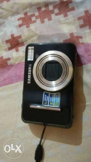 Samsung digital camera 1 yr old with chargable
