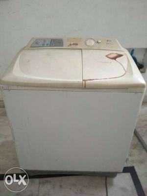 White Twin-tub Washer And Dryer Set
