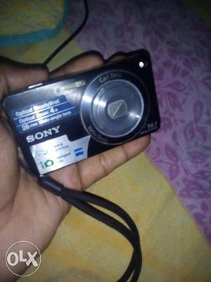 Black And Gray Sony Cyber-shot Point-and-shoot Camera