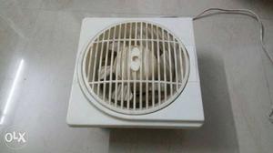 Exhaust fan in good working condition