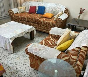 Gently used sofa set in excellent condition New Delhi