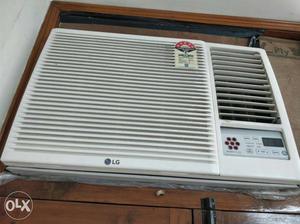 This is a 1.5 ton and 5 star window AC of LG. I