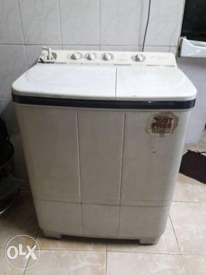 Videocon 6.8 KG Semi-Automatic Washing Machine