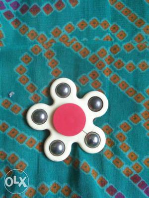 White And Red Hand Spinner