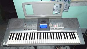 Yamaha Psr - 295 Professional Keyboard