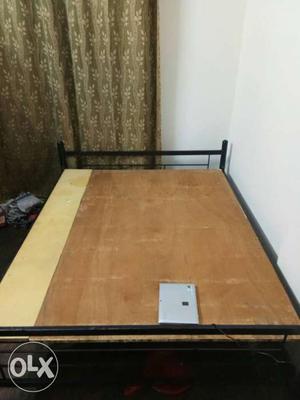 1 year old iron bed for sell. It is in completely