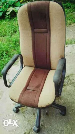 Excellent Brown And grey Arm Rolling Chair