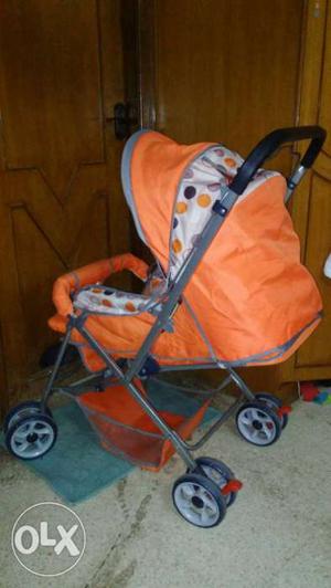 Hardly used baby pram at negotiable rate
