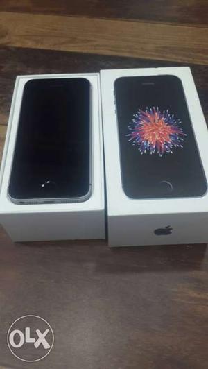 Iphone SE 16gb space gray 16gb mint condition box