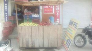 Juice and fruit counter bahut acchi condition me